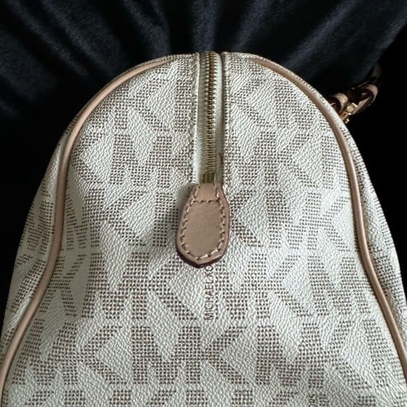 Michael Kors Large Double Handle Satchel, Monogram, Wristlet & Dust Bag Included - Picture 7 of 12